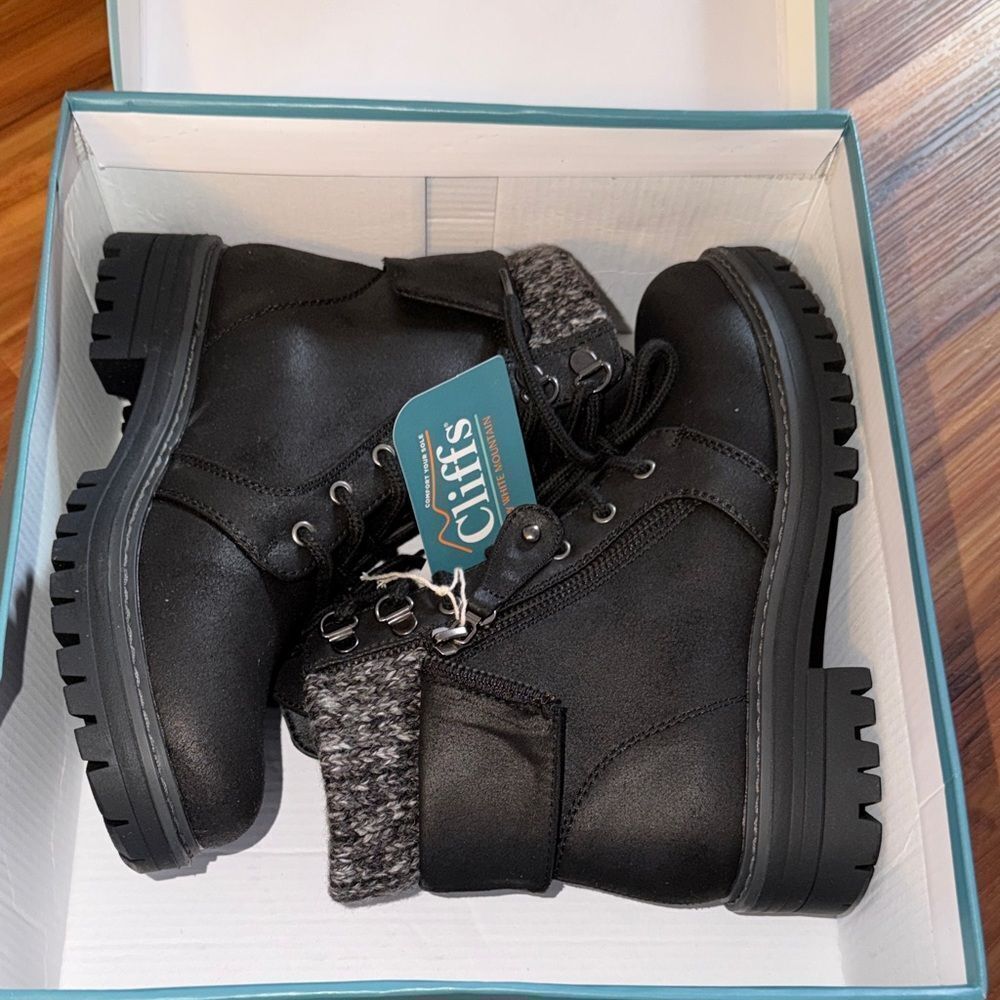 Cliffs by WHITE MOUNTAIN Kids Black and Gray Boots